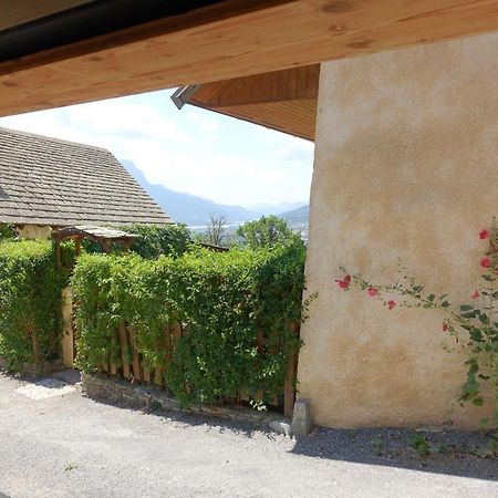 Appartement Spacieux Avec Terrasse Saint-André-dʼEmbrun المظهر الخارجي الصورة