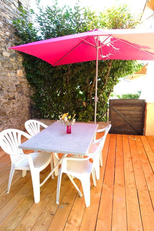 Appartement Spacieux Avec Terrasse Saint-André-dʼEmbrun المظهر الخارجي الصورة