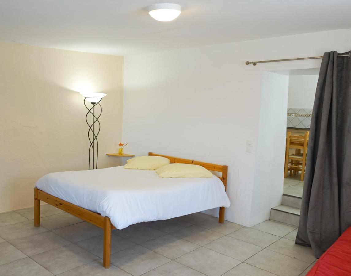 Appartement Spacieux Avec Terrasse Saint-André-dʼEmbrun المظهر الخارجي الصورة